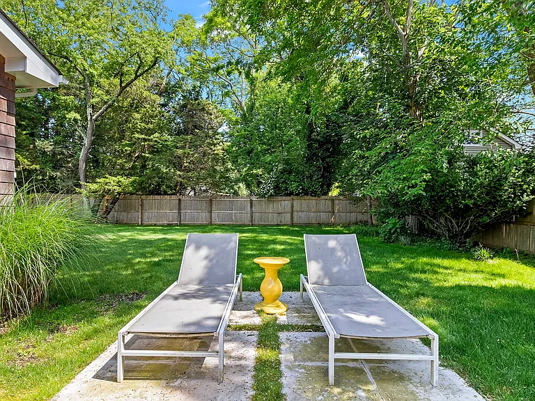 39 Peconic Ave — Photo 14