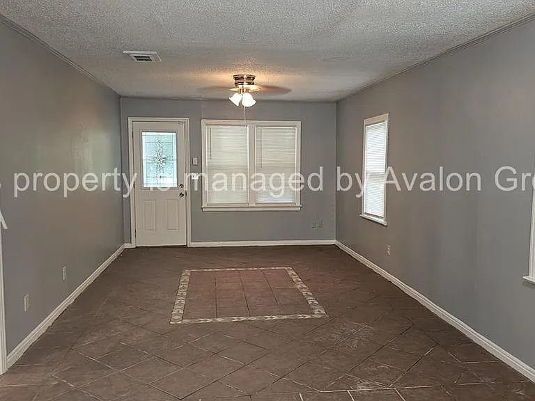 3056 Date St — Photo 3
