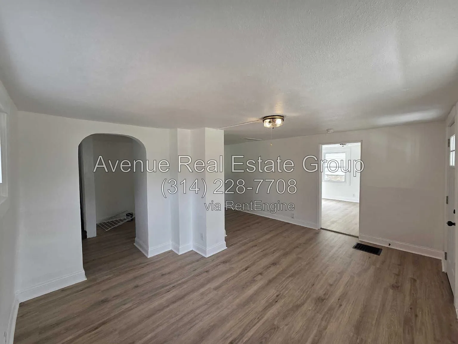 3 bed, 1.5 bath, 1300 sqft, $2,300 — Photo 3