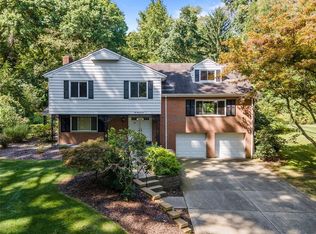 106 Huntingdon Dr, Pittsburgh, PA 15235