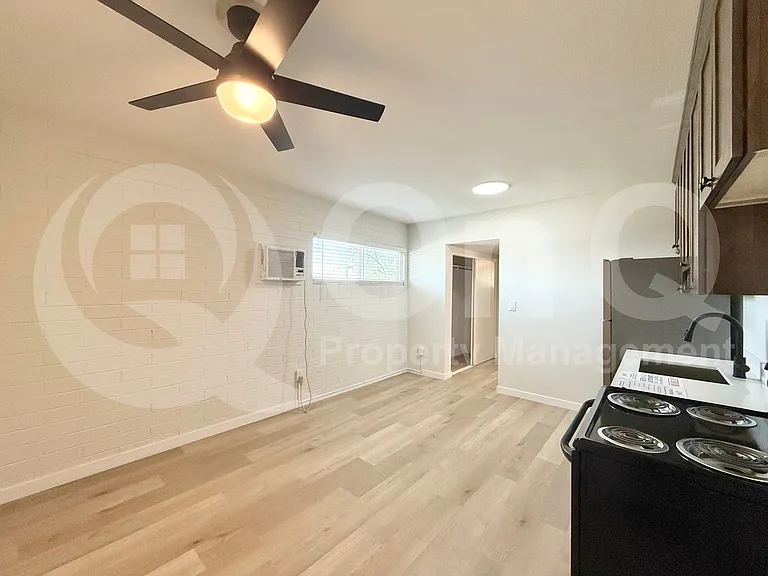 25 E Eva St #13 — Photo 9