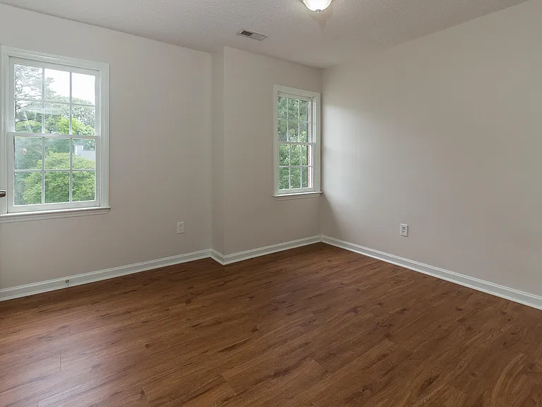 805 Penncross Dr — Photo 26