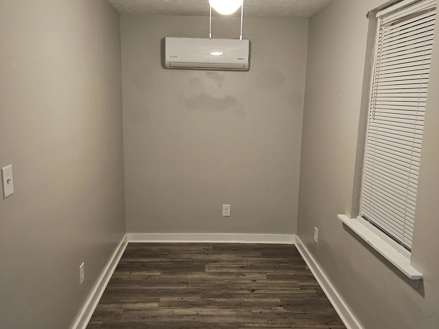 2708 Montgomery St — Photo 2
