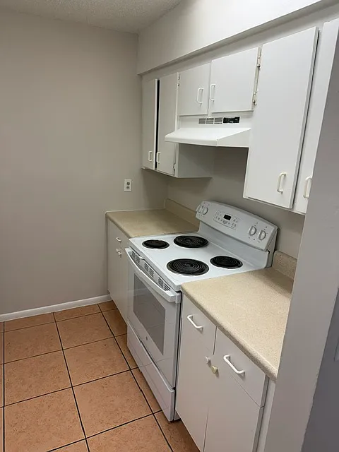 2 bed, 930 sqft, $1,400 — Photo 1