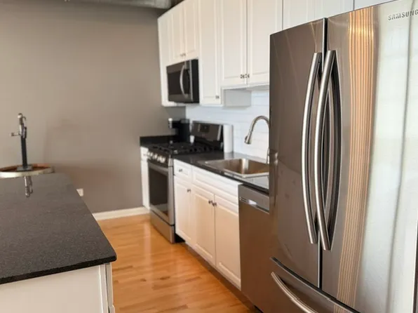 1200 W Monroe St APT 514, Chicago, IL 60607