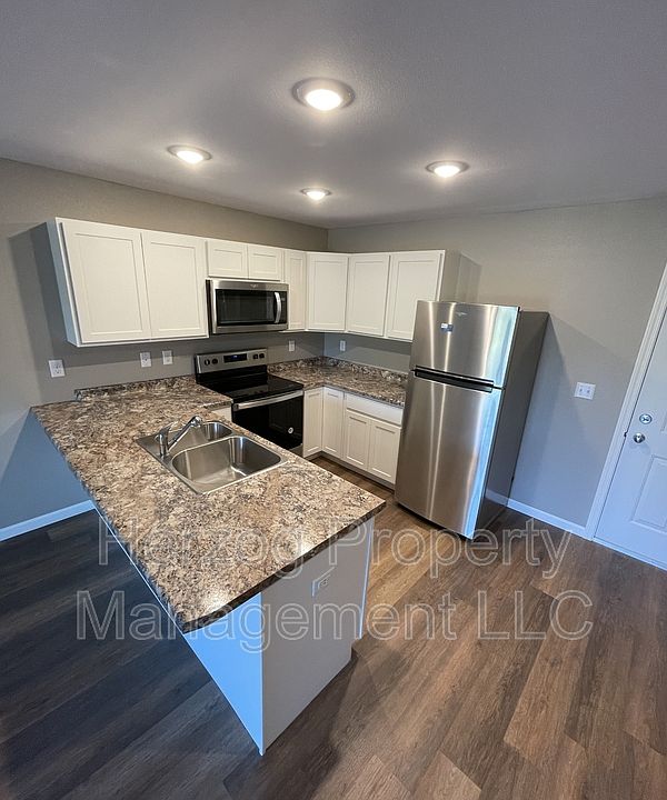 1st image of 1011 30th St NW APT 121