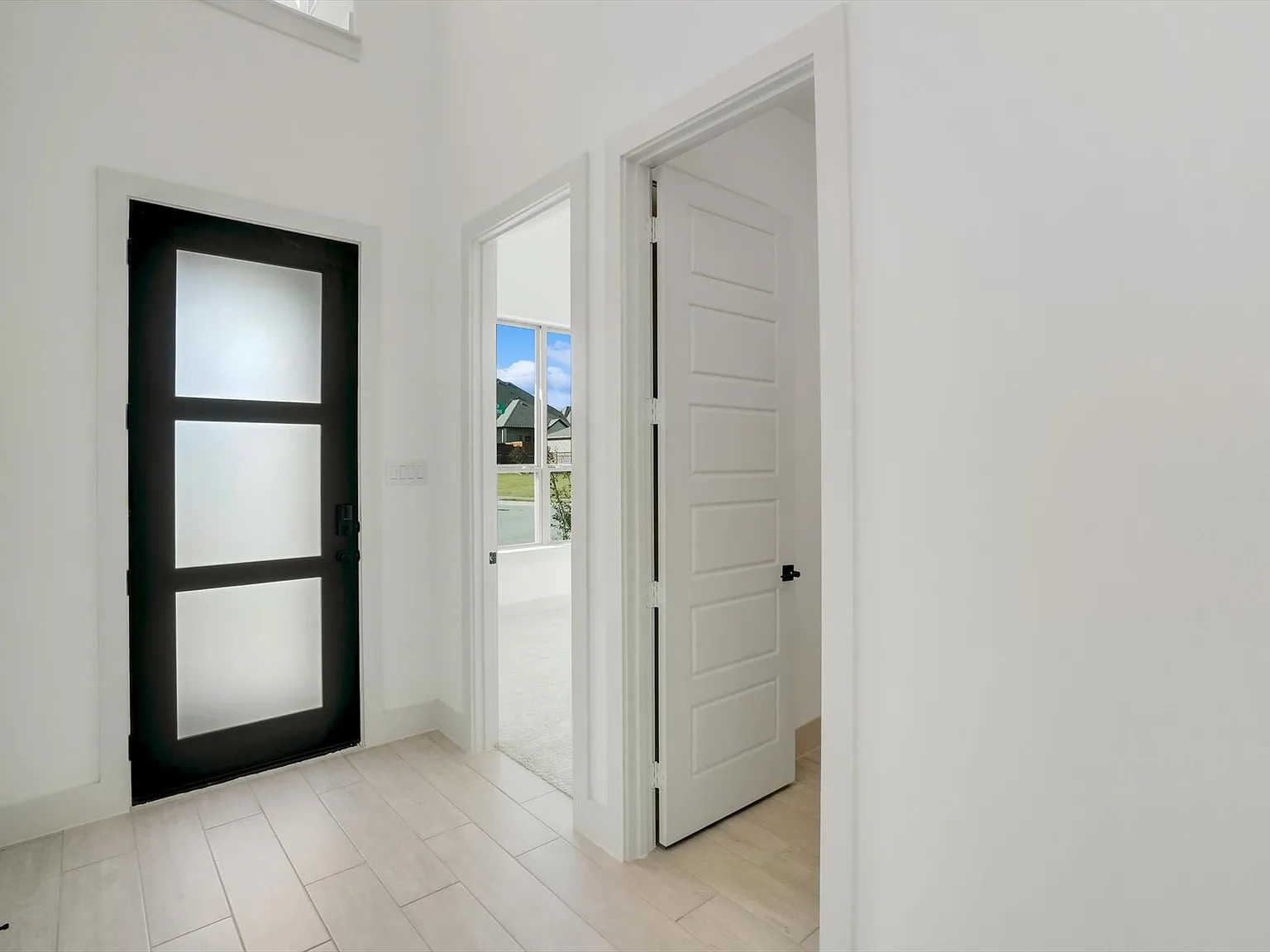 6 bed, 4.5 bath, 3732 sqft, $5,500 — Photo 3