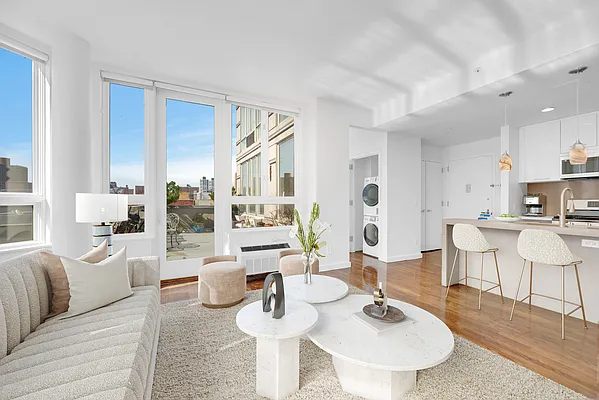 Sold by Bond New York | media 7