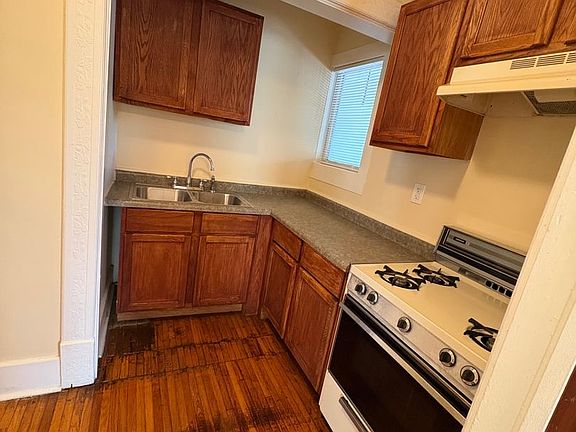 2nd image of 136 N Longwood St APT B