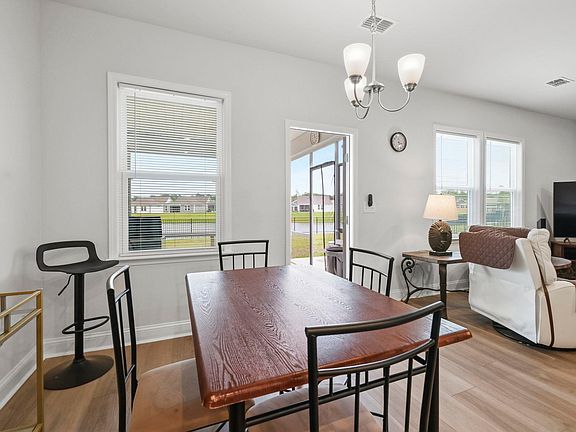 5th image of 312 River Edge Dr.