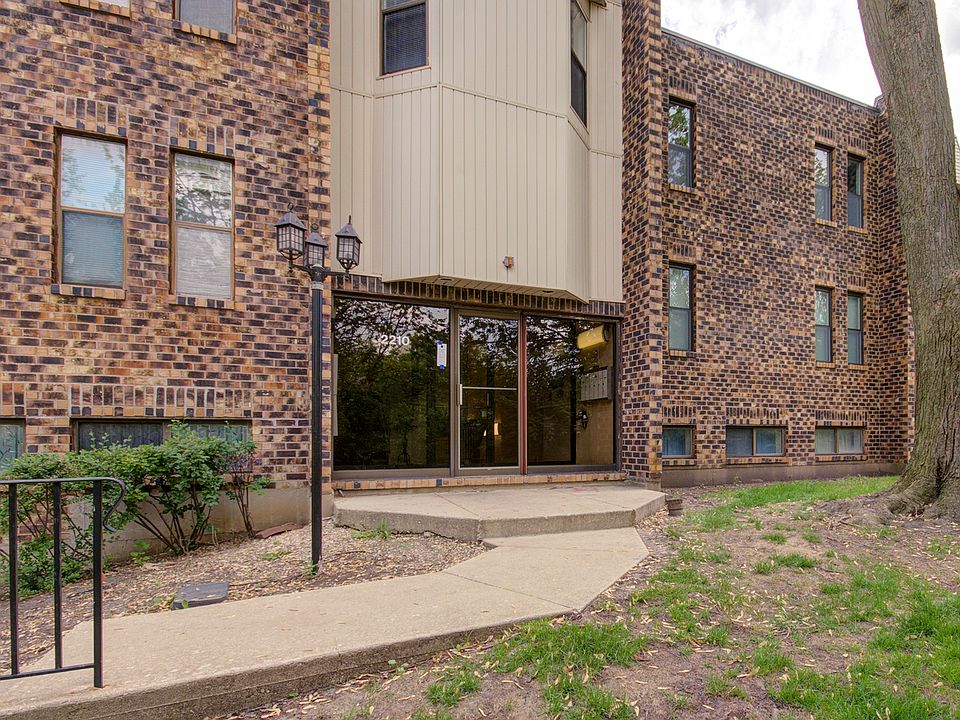 1st image of 2210 Country Club Dr APT 26
