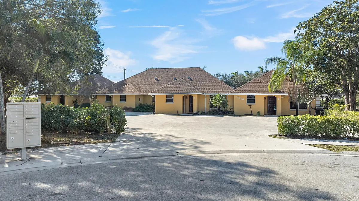 Building Photo - 13868 York Ct #C