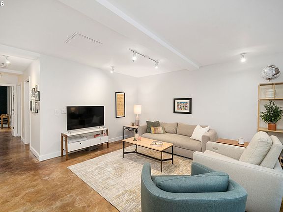 3rd image of 325 NE Graham St APT 7