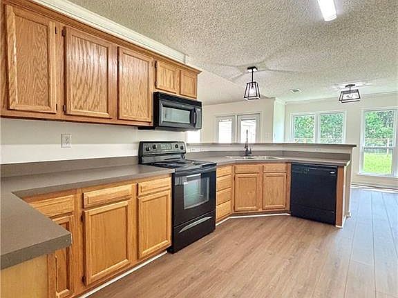 5th image of 153 Penn Mill Lakes Blvd