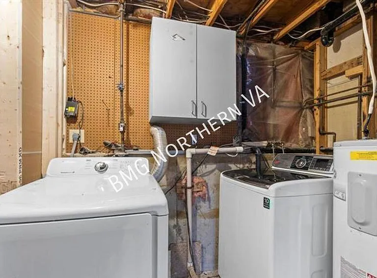 8461 Yellow Leaf Ct — Photo 24