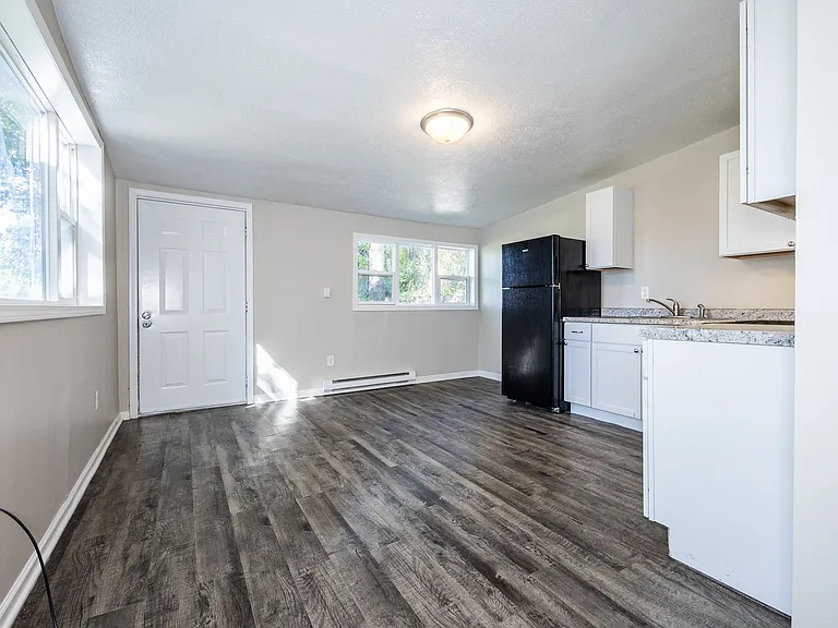 814 S 27th St — Photo 4