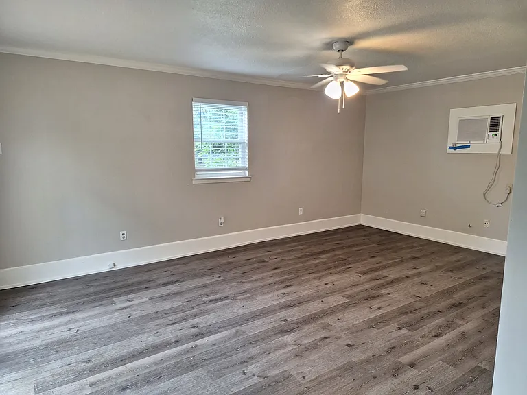 8430 Birchcroft Dr — Photo 10