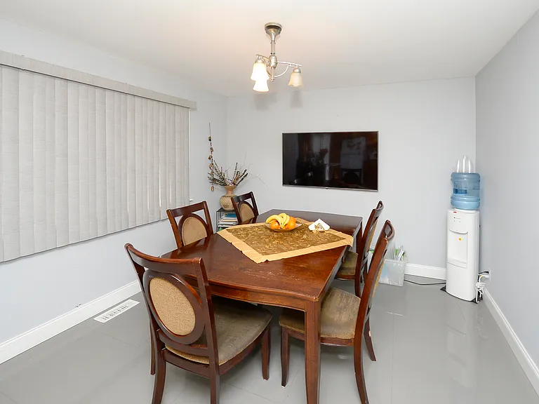 11 Park View Pl #2E — Photo 5