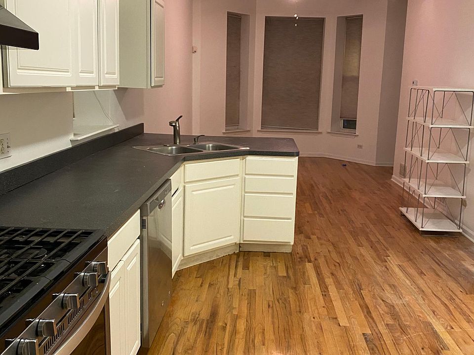 1st image of 3123 S Emerald Ave #1