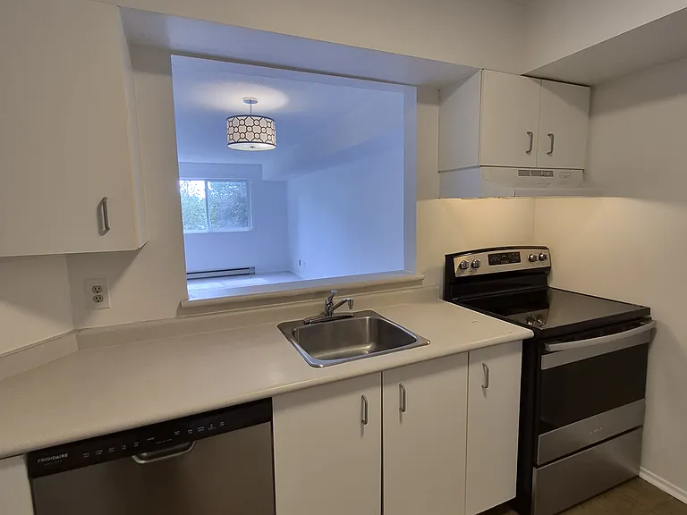 318 Lorry Greenberg Dr #322 — Photo 15