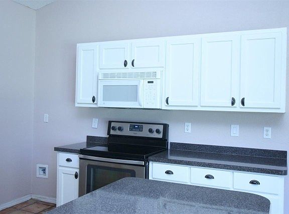 3rd image of 1394 Connemara Cir