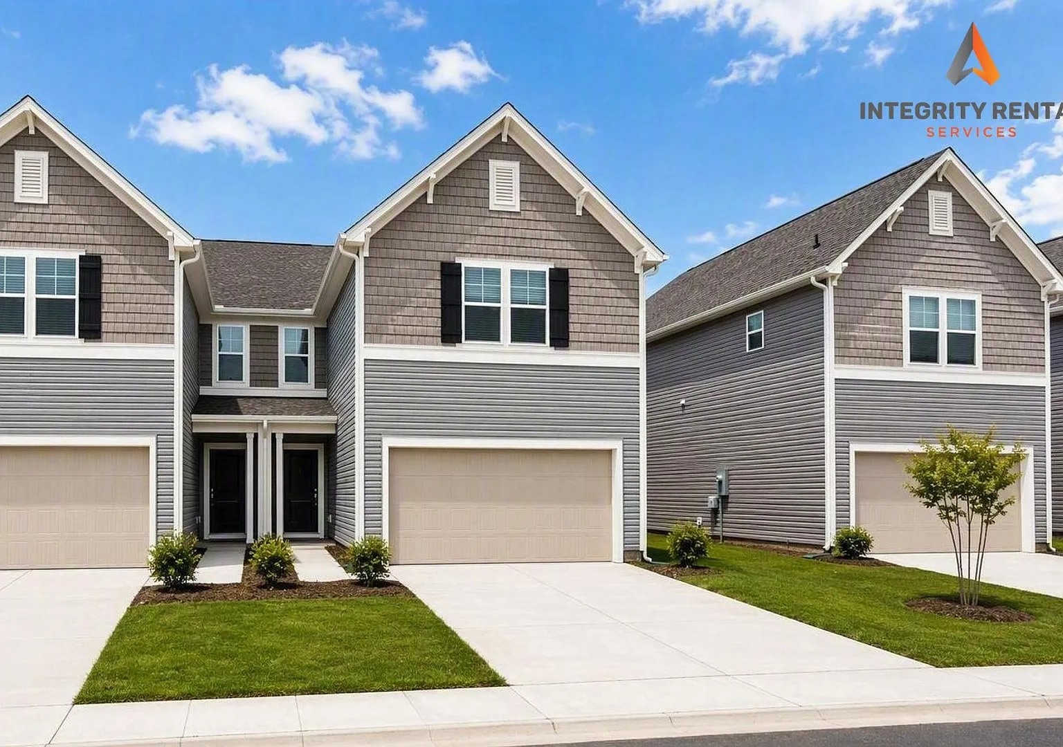 Beautiful 3 Bedroom In Midland Available October 2026 — Photo 1