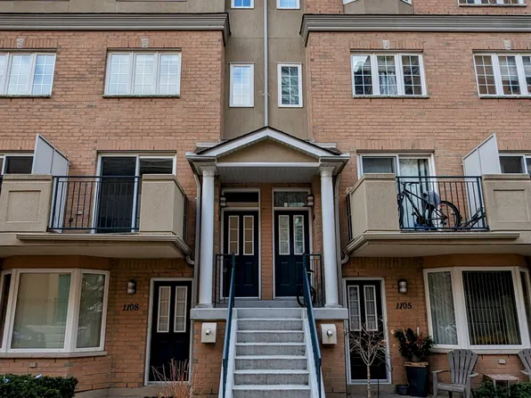 28 Sommerset Way #1107, Toronto, ON M2N 6W7
