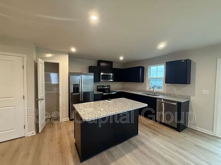 106 South Dr — Photo 12