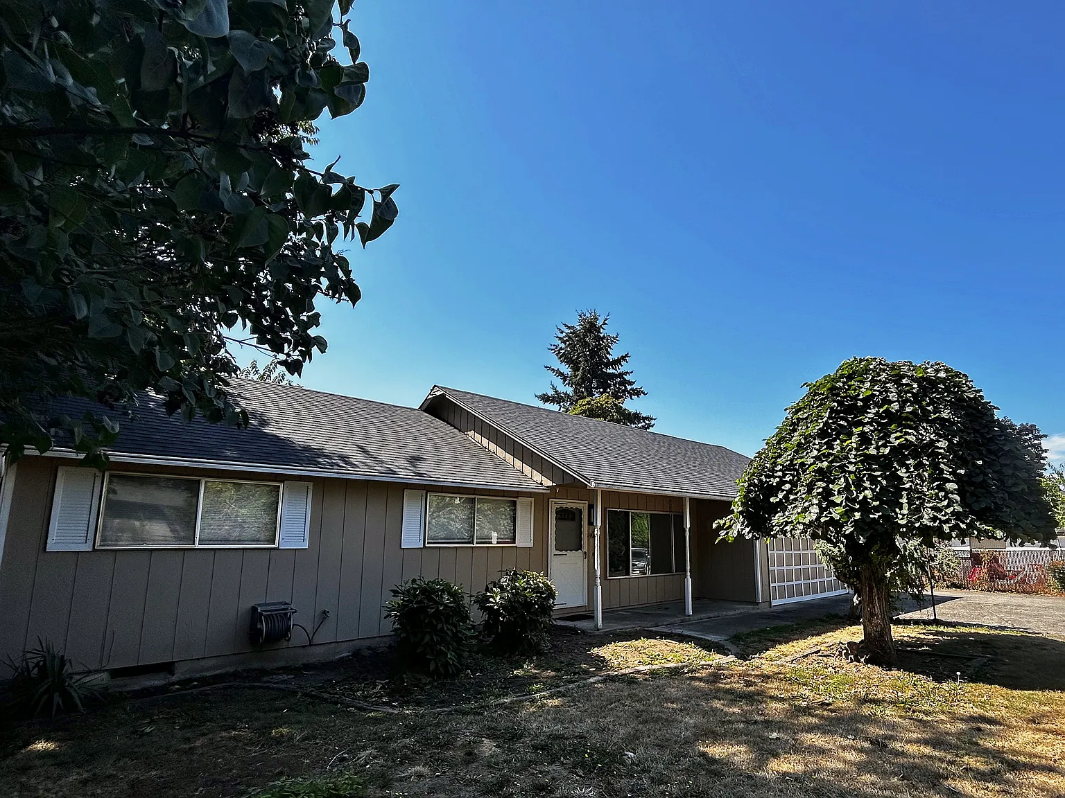 3 bed, 1053 sqft, $2,250 — Photo 1