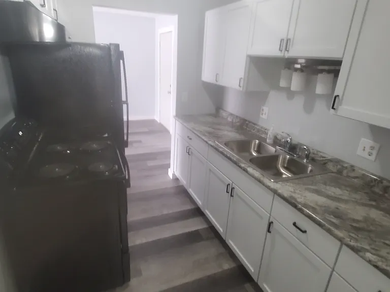 919 Gould St #6 — Photo 6