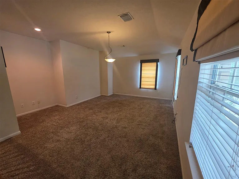 2715 Riverhollow Ln — Photo 23