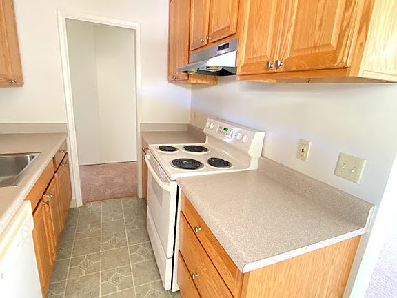 3rd image of 2431 Carlmont Dr #A21