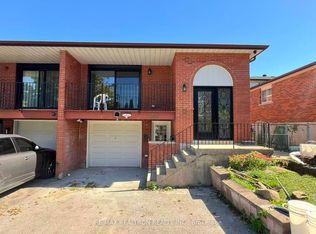 329 Cherokee Blvd, Toronto, ON M2H 2W9