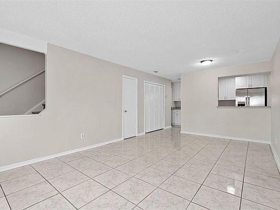 3rd image of 505 TANOAK COURT