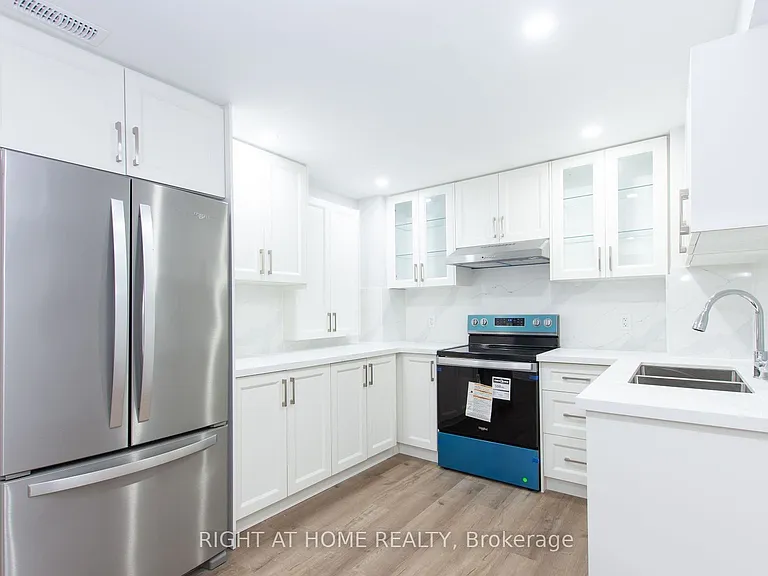 1112 Solomon Ct #BASEMENT — Photo 3
