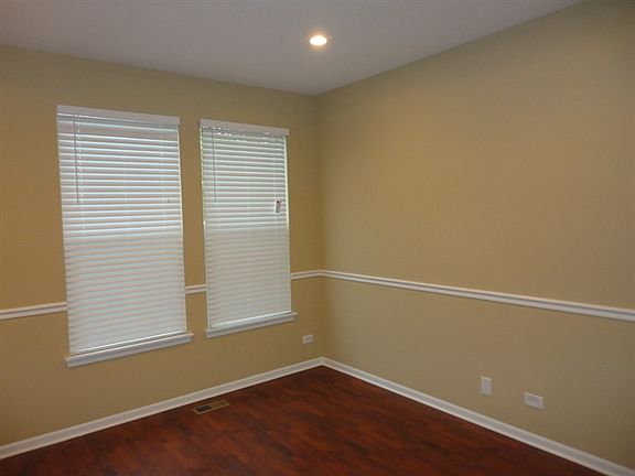 4th image of 917 Summit Creek Dr