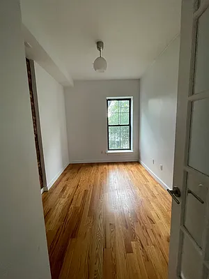 Rented by Greenrock Management | media 31