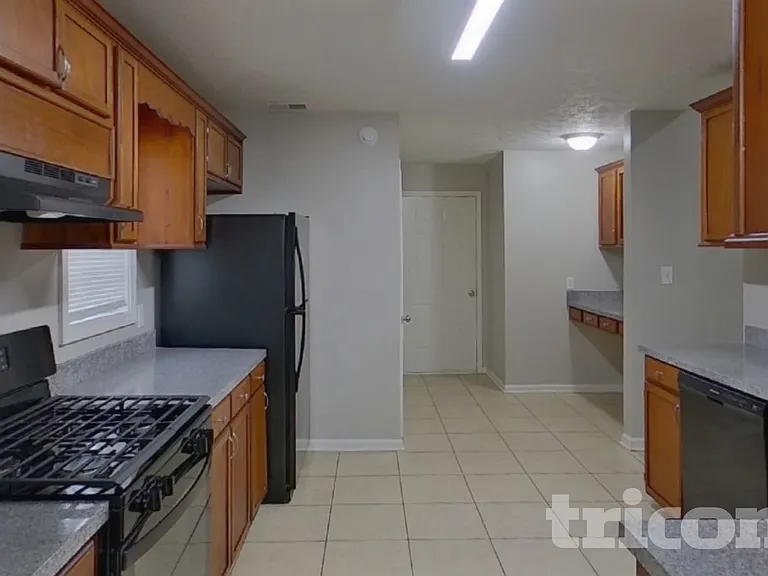 200 Towler Dr — Photo 5