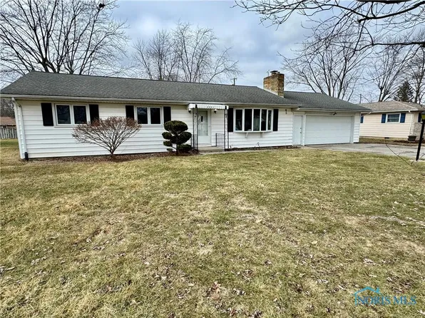 2220 Riviera Rd, Defiance, OH 43512