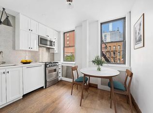 885 10th Ave #3N, New York, NY 10019