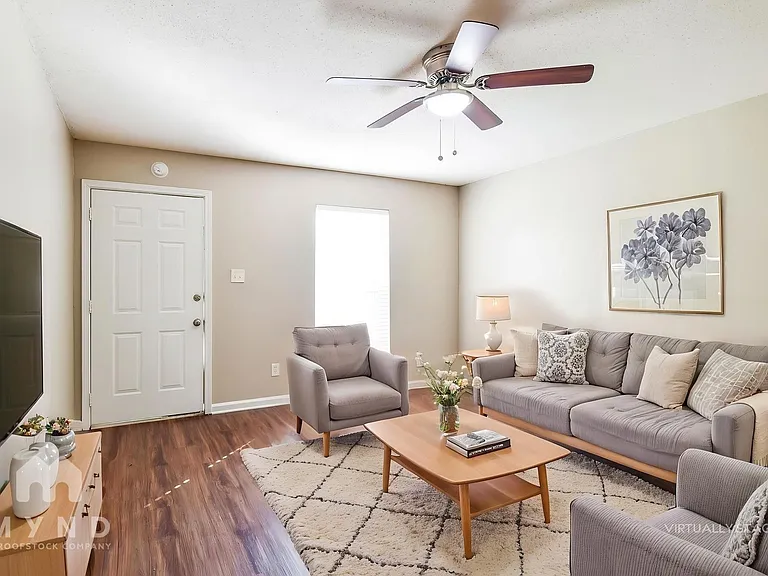2695 Shady Grove Dr — Photo 3