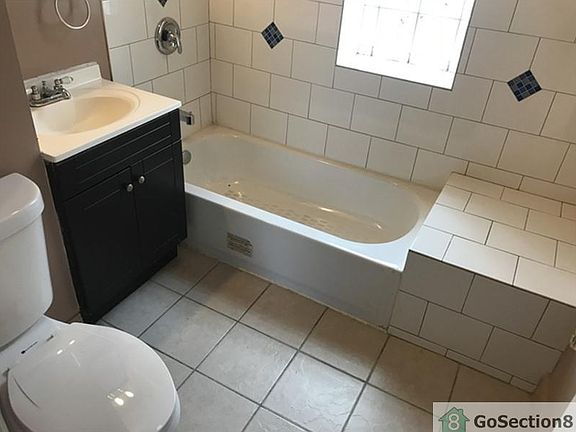 5th image of 1220 W 52nd St APT 1