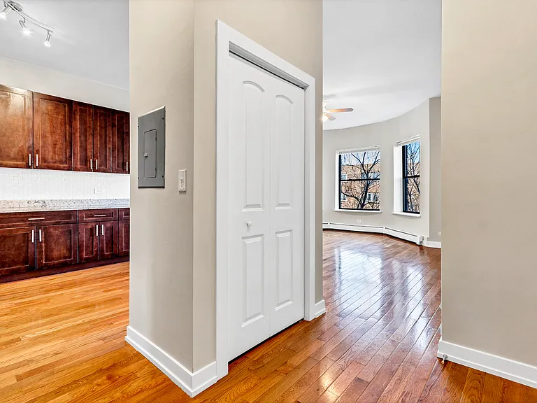 5713-15 N. Kenmore Ave. — Photo 1