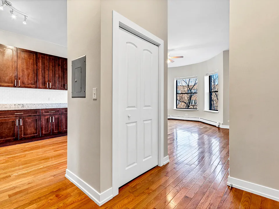 5713-15 N. Kenmore Ave.
