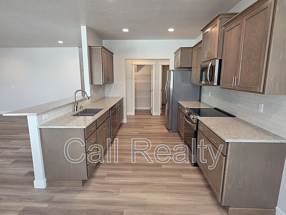 4th image of 8117 N Austin Rd