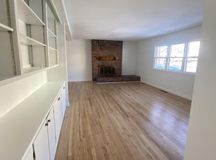 1435 W 19th St, Lawrence, KS 66046