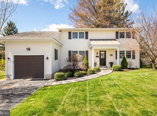 16 Crumley Ave, Malvern, PA 19355