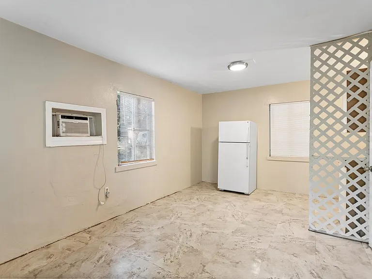 1519 Carmel Ave — Photo 7