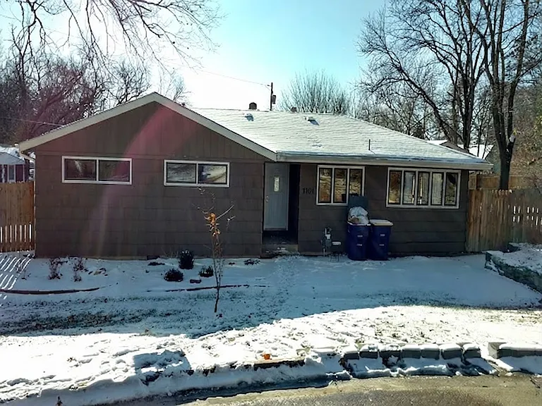 1101 Vail Cir — Photo 35