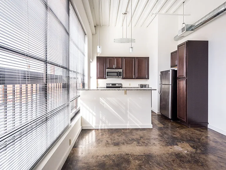 2617 W Broad St — Photo 4